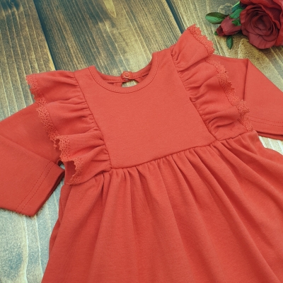 czerwona sukienka niemowlęca z wszytym body